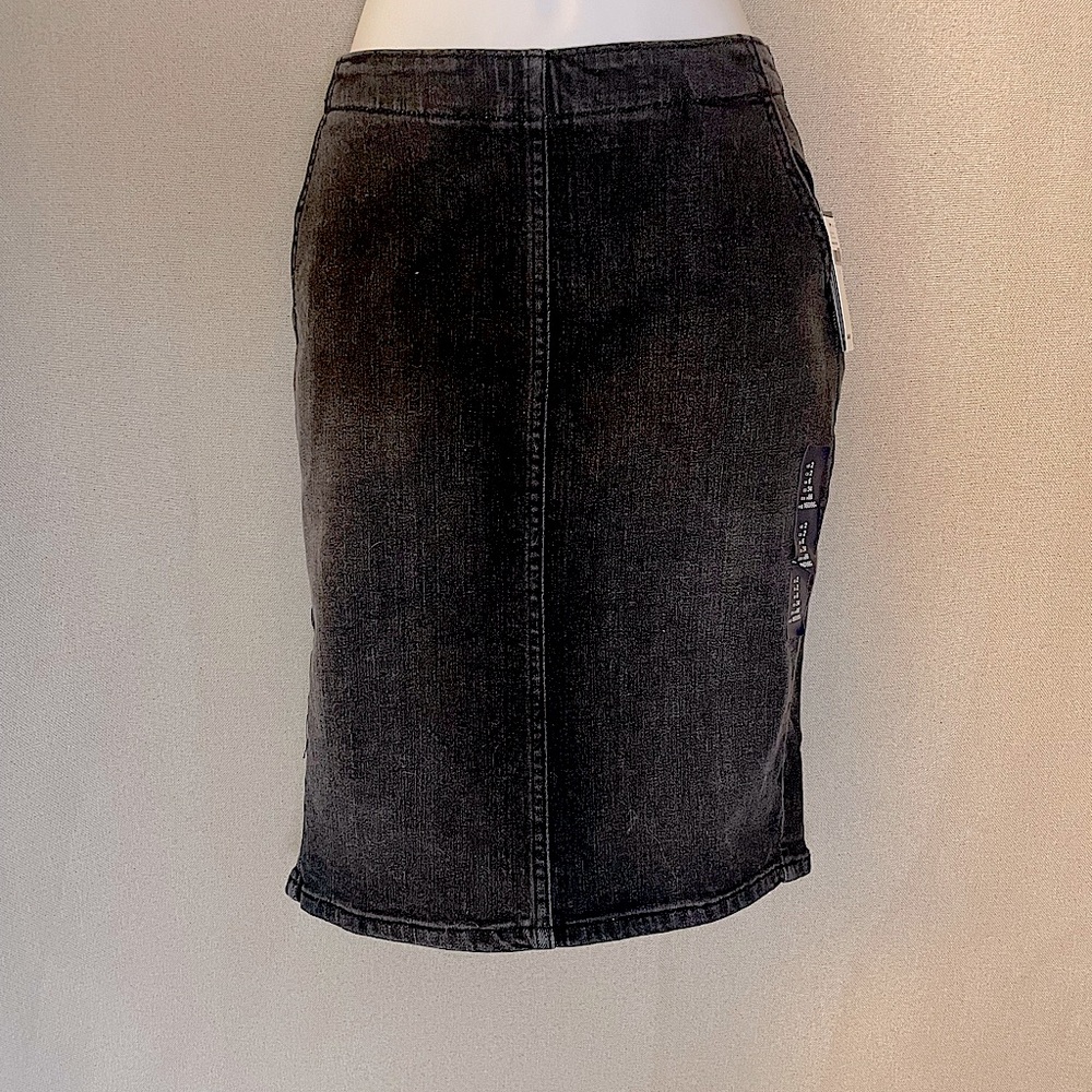 ☀️NWT Gap Black Denim Pencil Skirt - Size 2